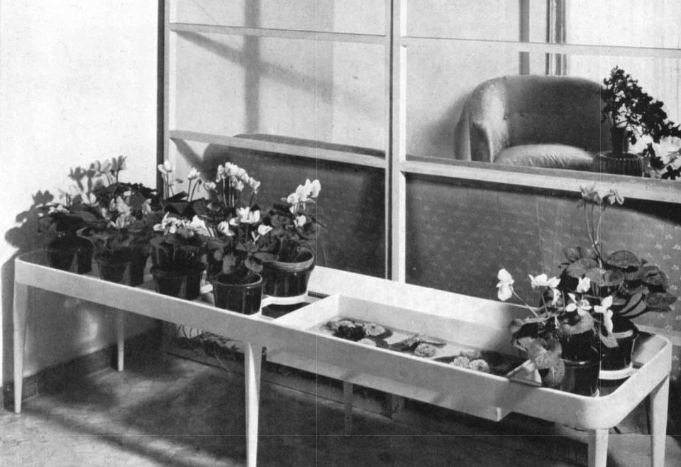 Enrico Ciuti, mobile portafiori (da: Domus n° 171, 1942)